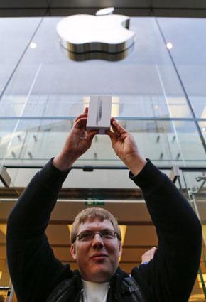 هكذا استقبل العالم جهاز “iPhone 5” 